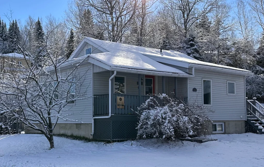Chalet du Phare en hiver, arbres givrés